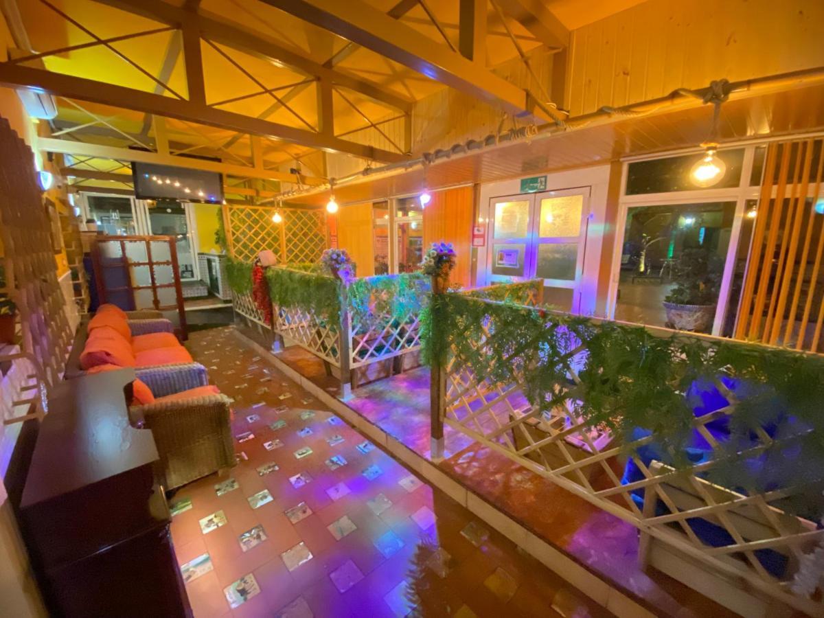 Hostal Avenida Andalucia - Solo Adultos Sevilla Exterior foto