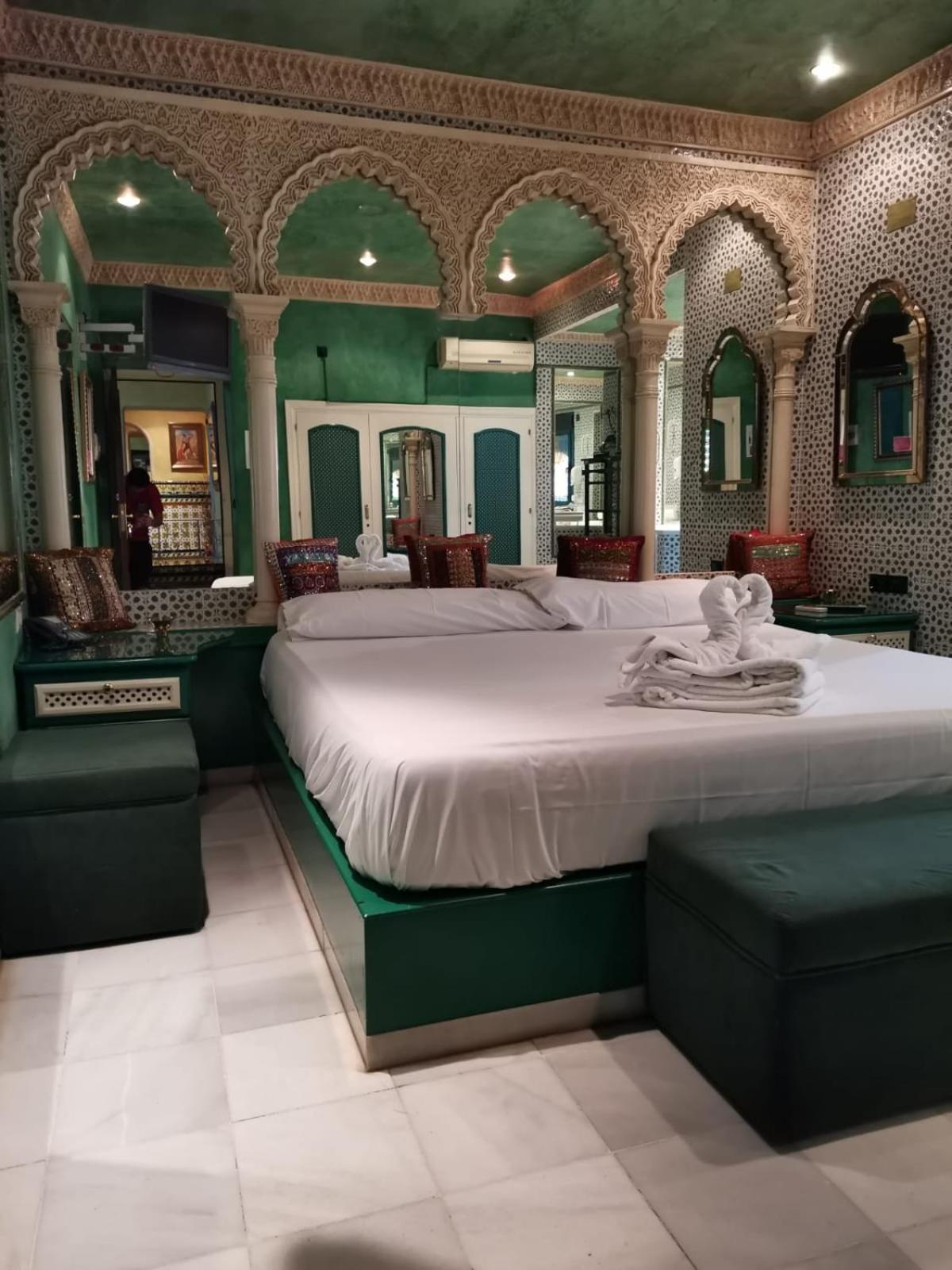 Hostal Avenida Andalucia - Solo Adultos Sevilla Exterior foto