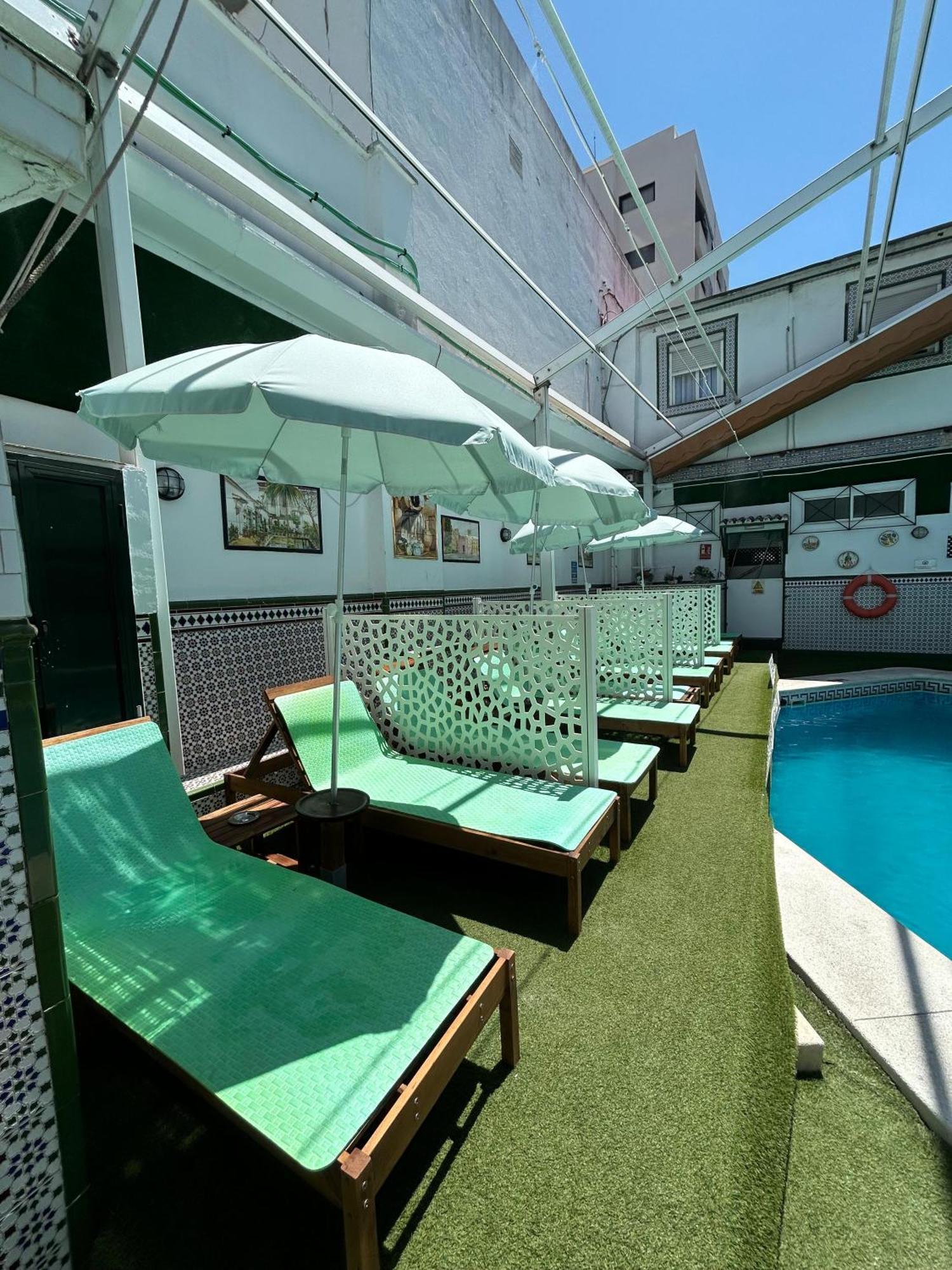 Hostal Avenida Andalucia - Solo Adultos Sevilla Exterior foto