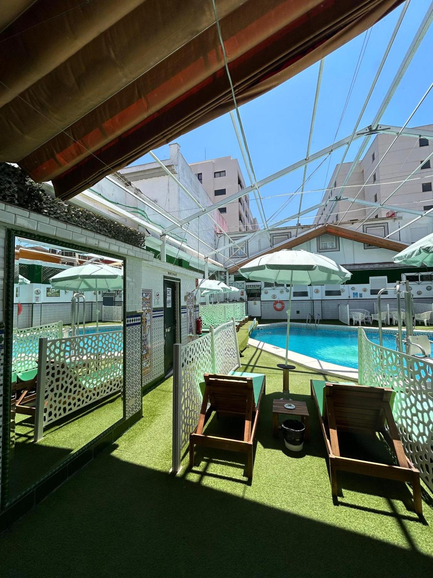 Hostal Avenida Andalucia - Solo Adultos Sevilla Exterior foto