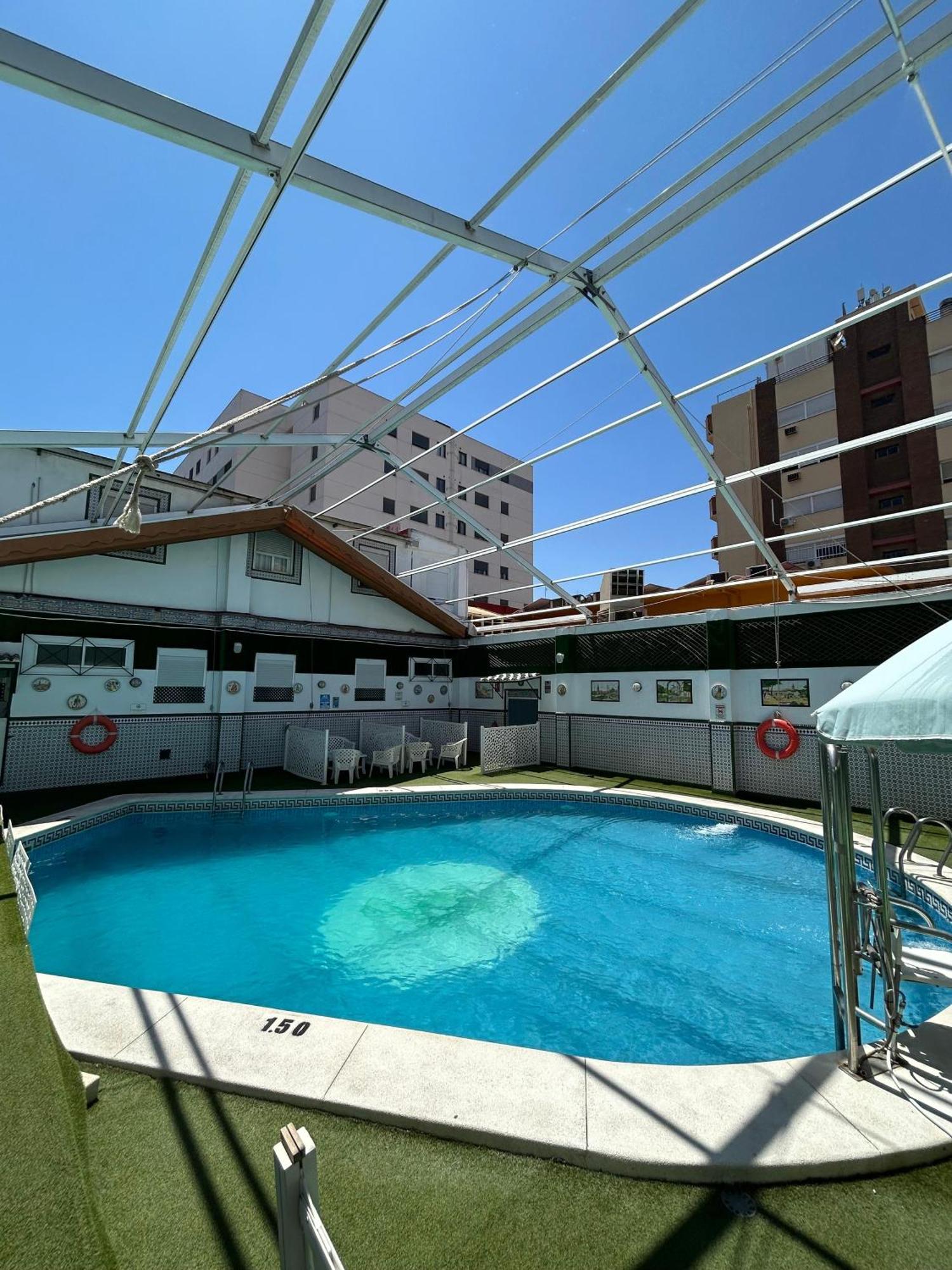 Hostal Avenida Andalucia - Solo Adultos Sevilla Exterior foto