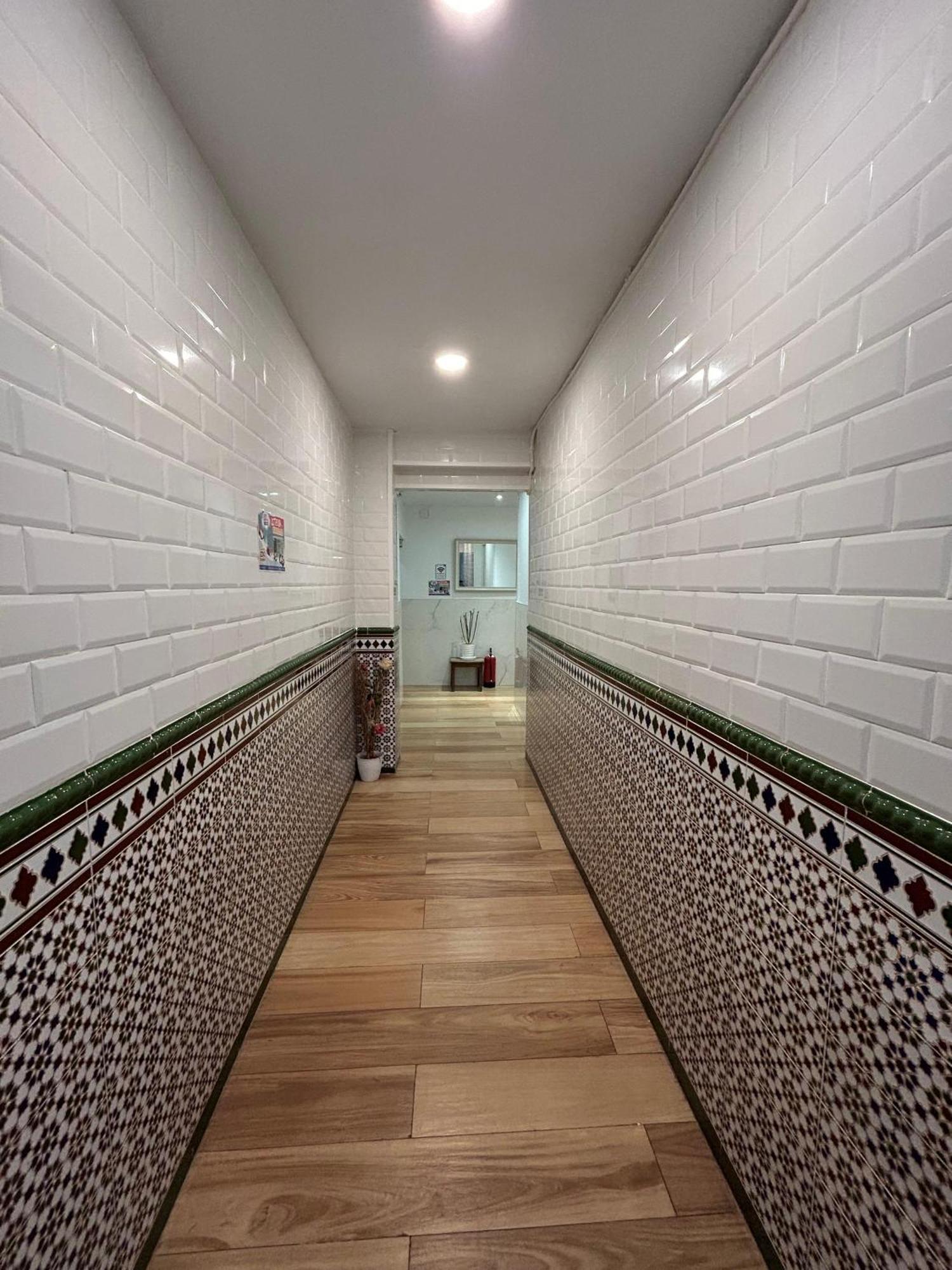 Hostal Avenida Andalucia - Solo Adultos Sevilla Exterior foto