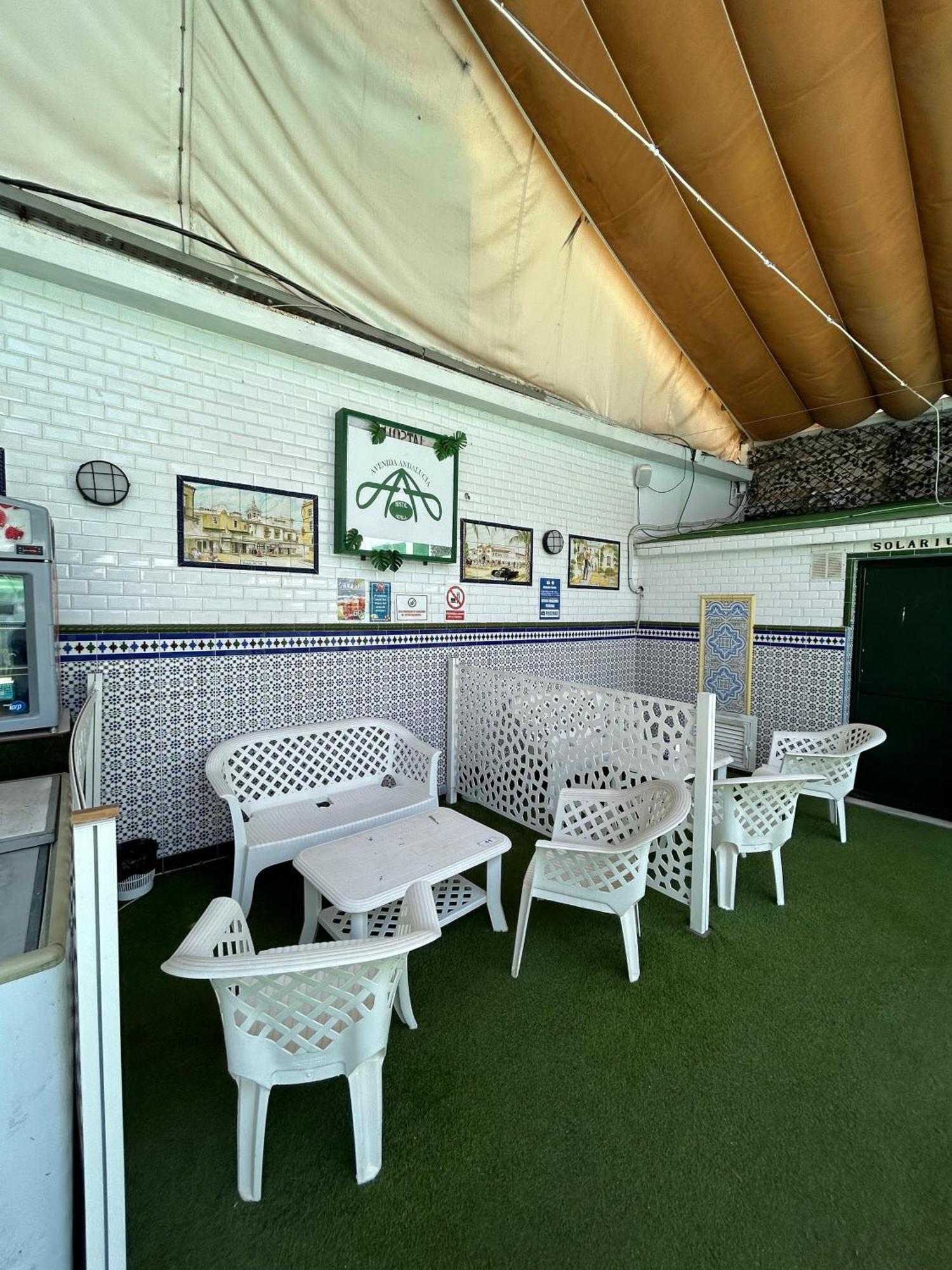 Hostal Avenida Andalucia - Solo Adultos Sevilla Exterior foto