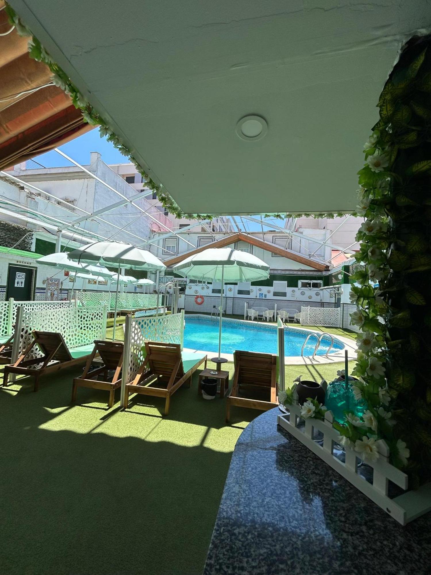 Hostal Avenida Andalucia - Solo Adultos Sevilla Exterior foto