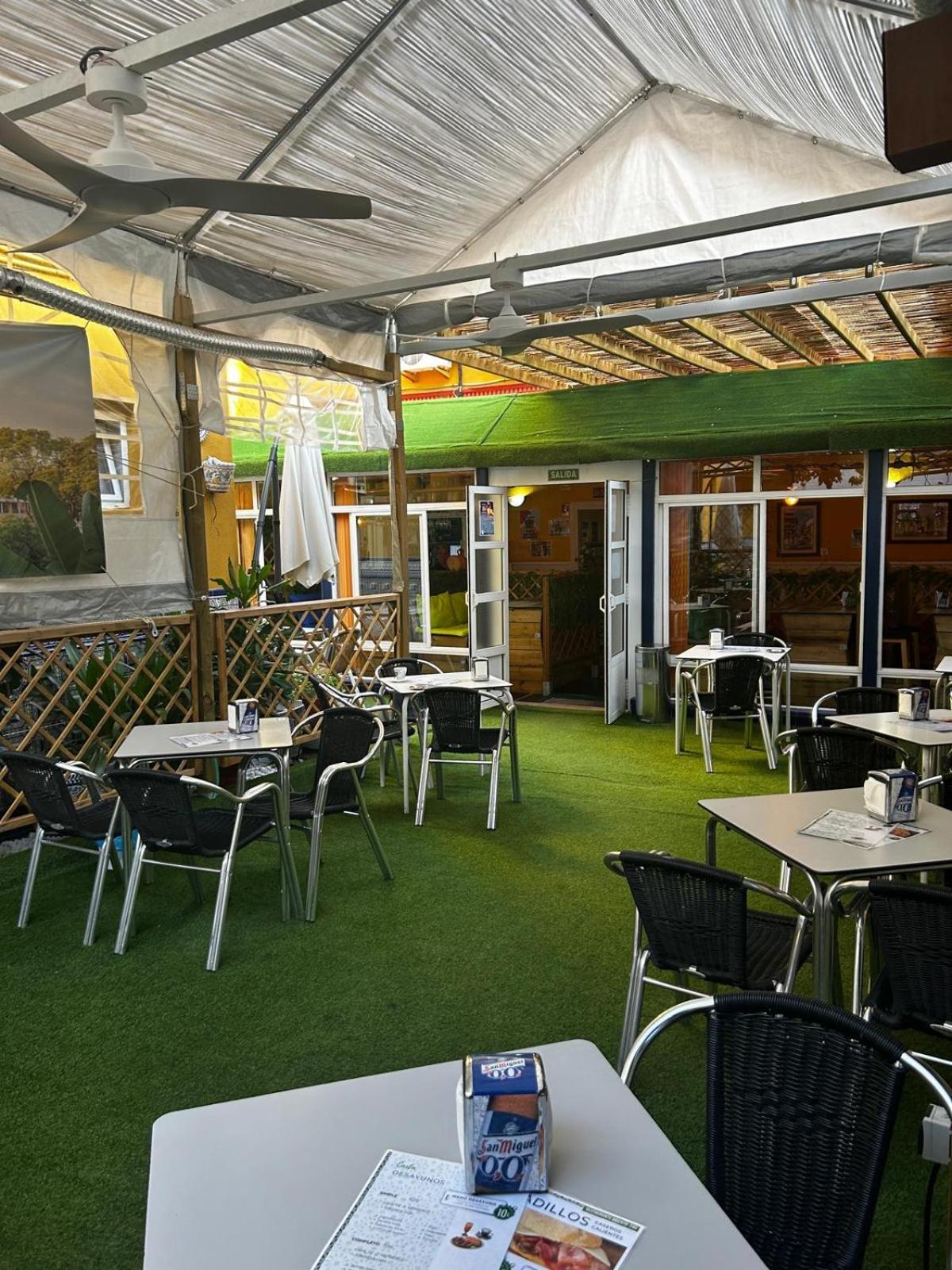 Hostal Avenida Andalucia - Solo Adultos Sevilla Exterior foto