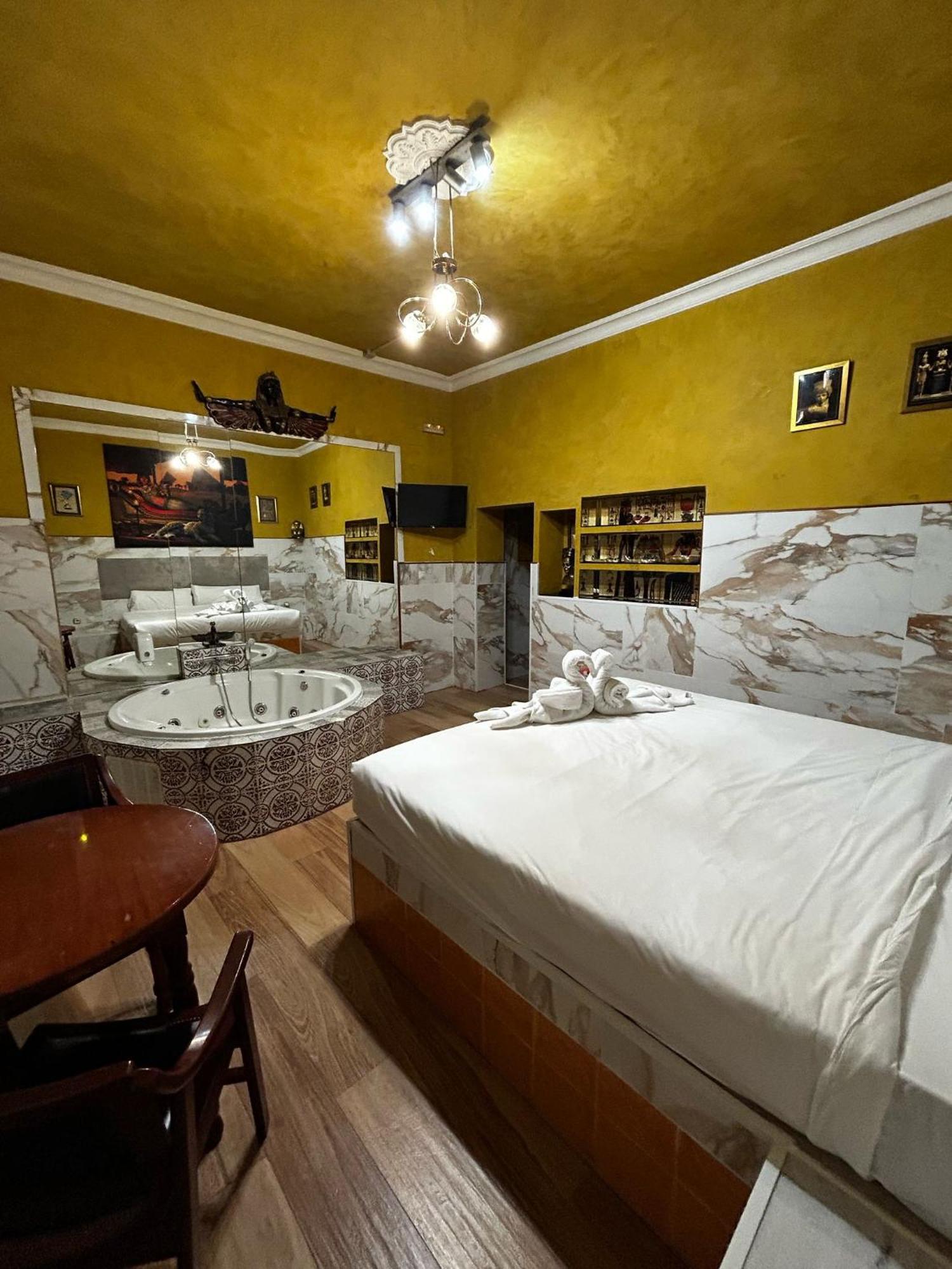 Hostal Avenida Andalucia - Solo Adultos Sevilla Exterior foto